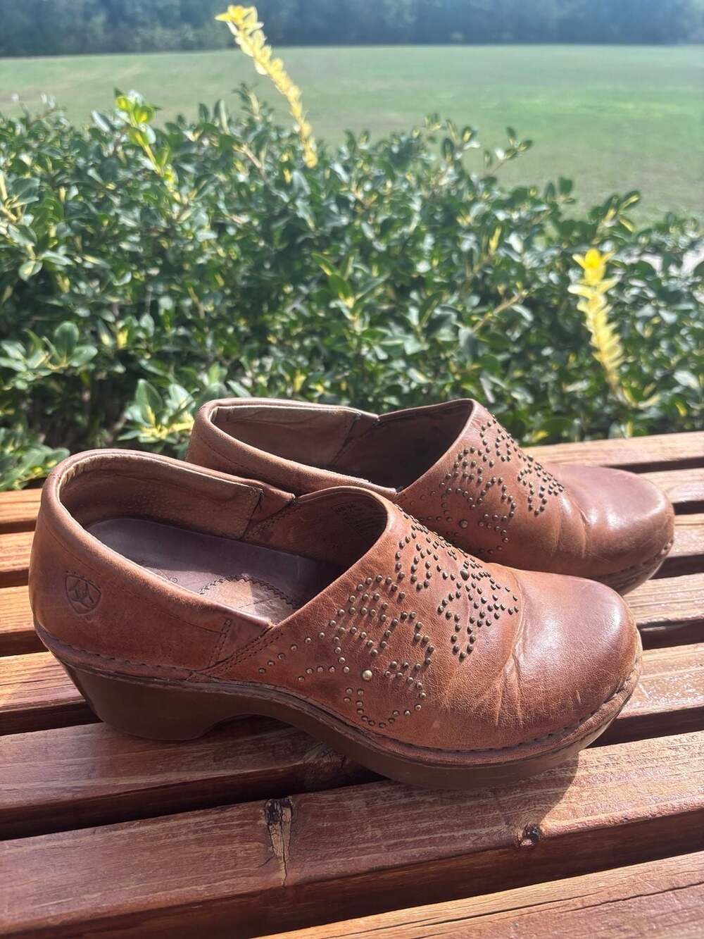 Ariat Strathmore Leather Studded Clogs Size 9B Brown